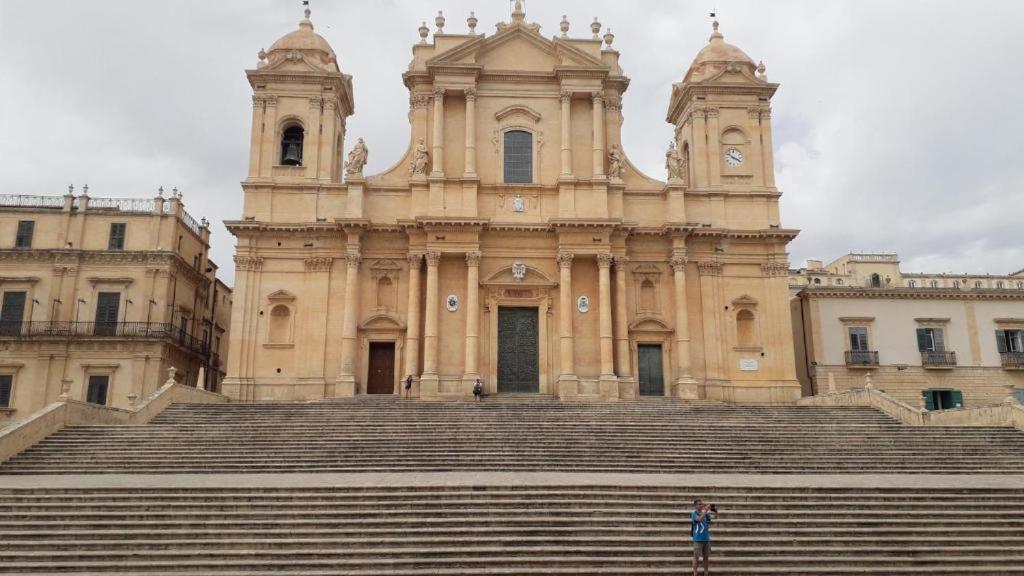 Vila La Casa Re Basuli Noto Exteriér fotografie