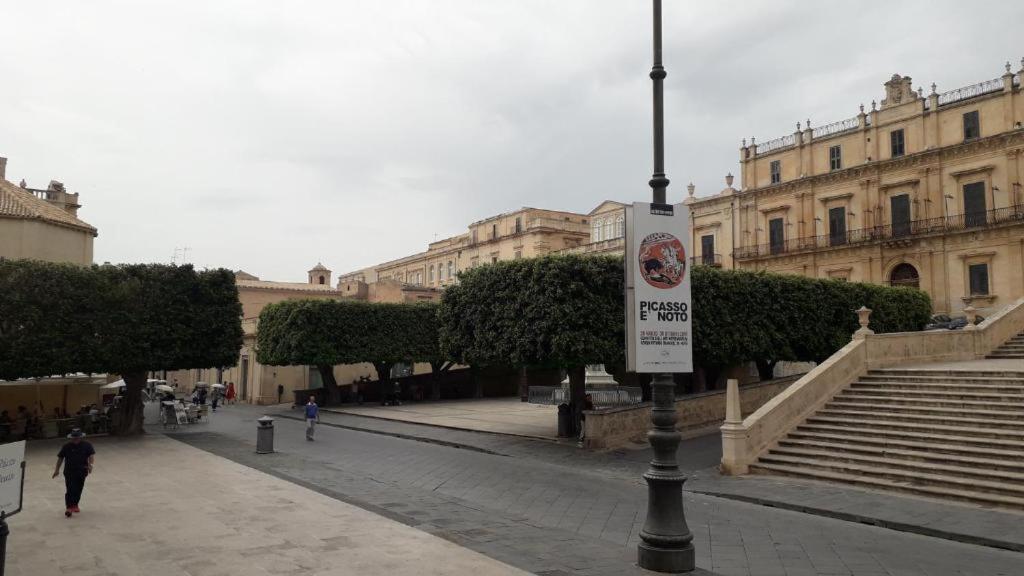 Vila La Casa Re Basuli Noto Exteriér fotografie
